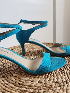 Via Spiga Turquoise Strappy Mid-Heel Sandals